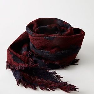 Aritzia Wilfred Mosaic Triangle scarf